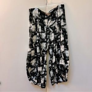 Alembika Black & Off-White Pants
